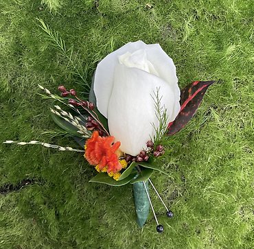 Fall Mix Boutonnierre