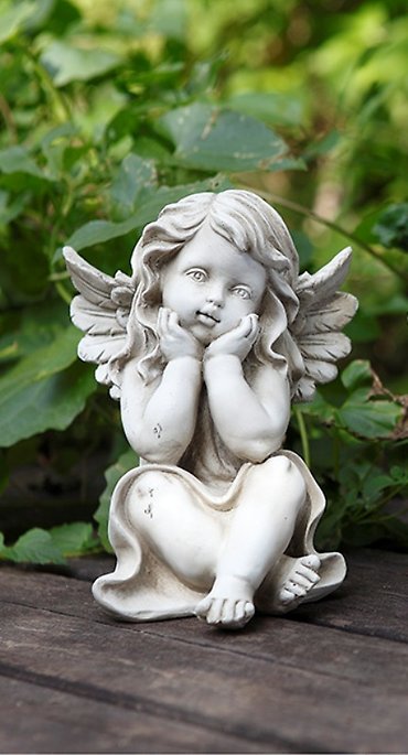 Sitting Angel