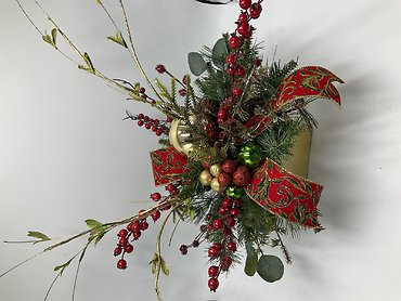 SILK Christmas Arrangement