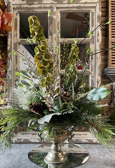 SILK Christmas Arrangement