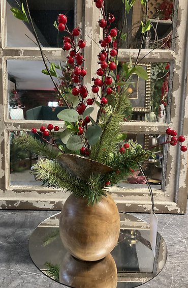 SILK Christmas Arrangement